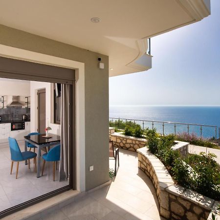 Melikiron Luxury Apartments อาโยส นิกีตัส ภายนอก รูปภาพ