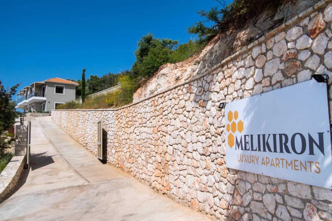 Melikiron Luxury Apartments อาโยส นิกีตัส ภายนอก รูปภาพ