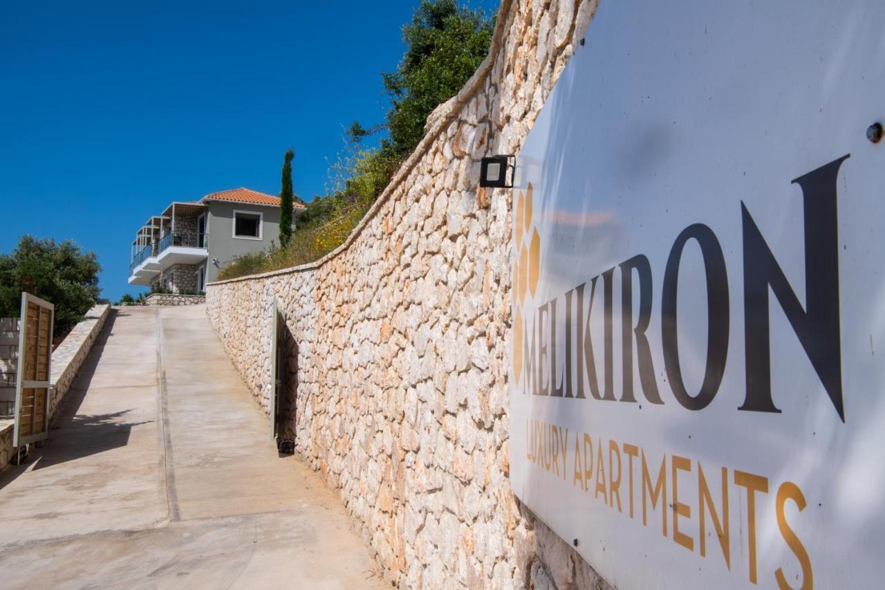 Melikiron Luxury Apartments อาโยส นิกีตัส ภายนอก รูปภาพ