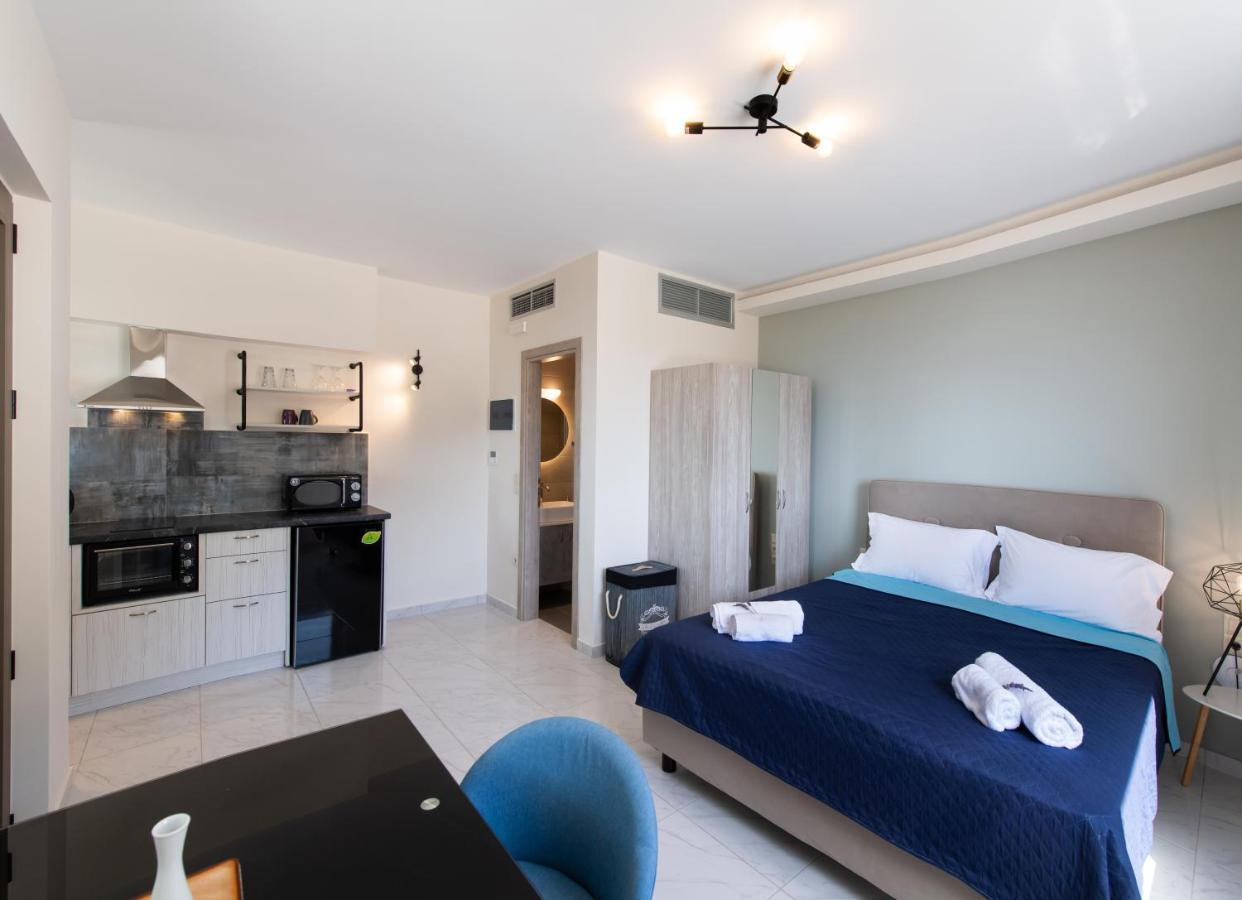 Melikiron Luxury Apartments อาโยส นิกีตัส ภายนอก รูปภาพ