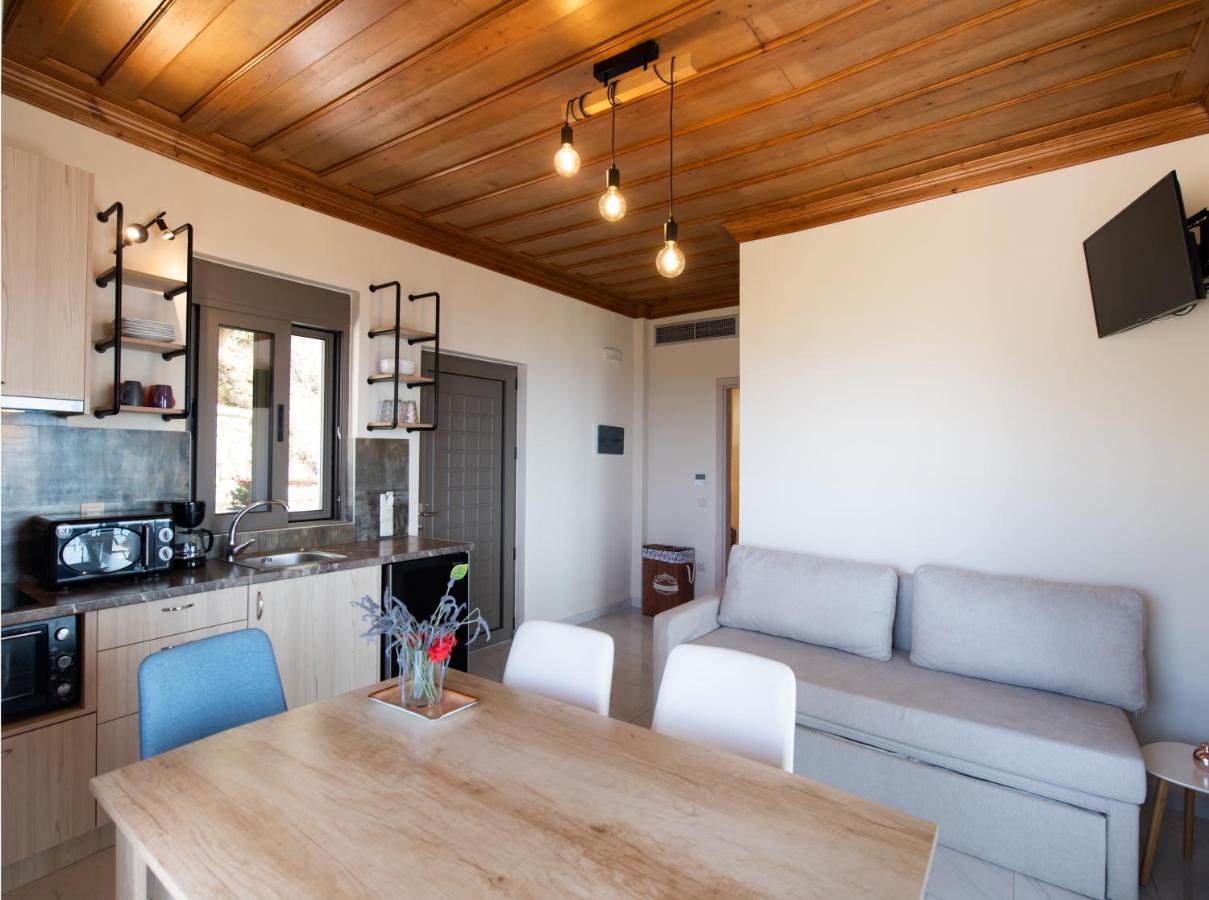 Melikiron Luxury Apartments อาโยส นิกีตัส ภายนอก รูปภาพ