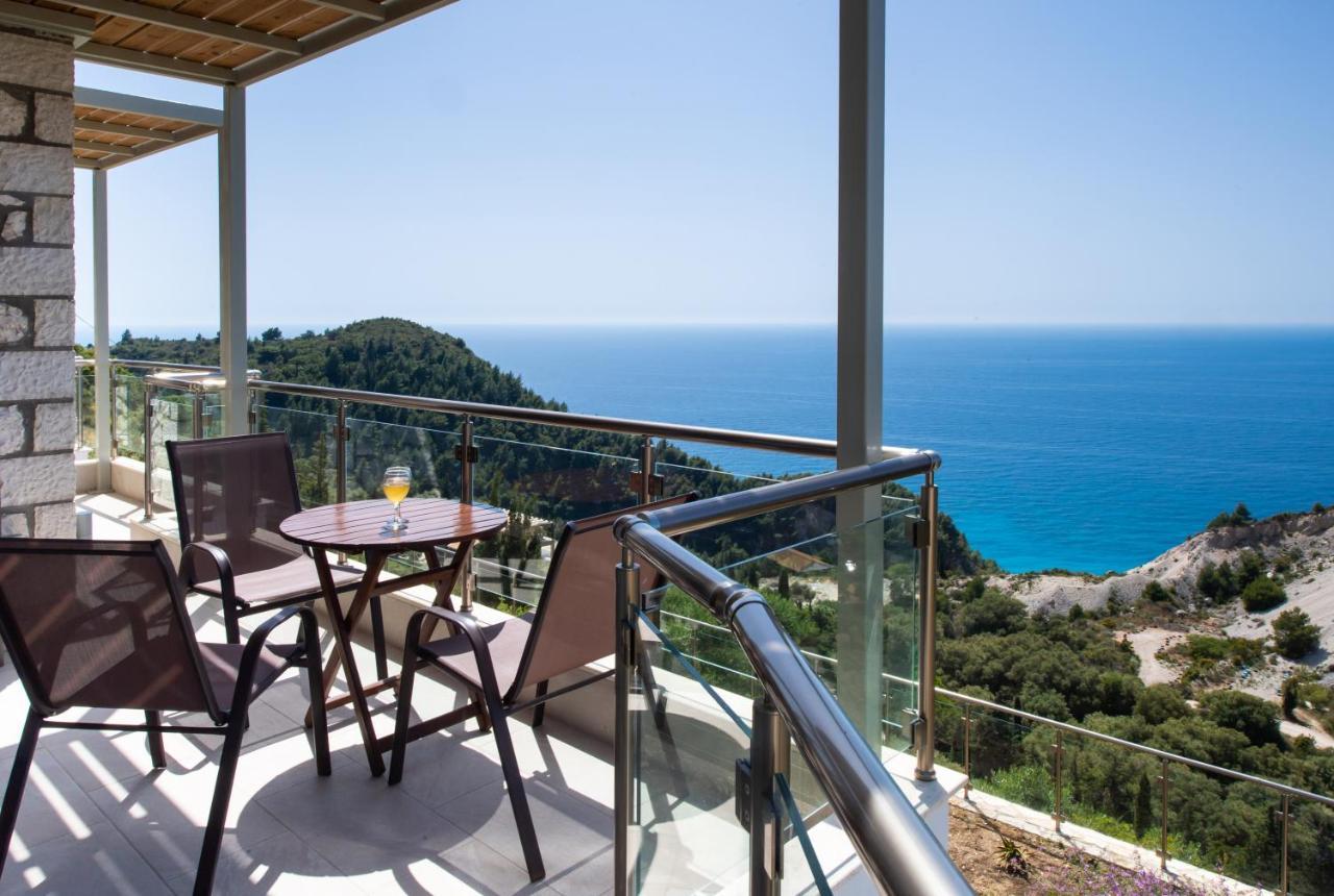 Melikiron Luxury Apartments อาโยส นิกีตัส ภายนอก รูปภาพ