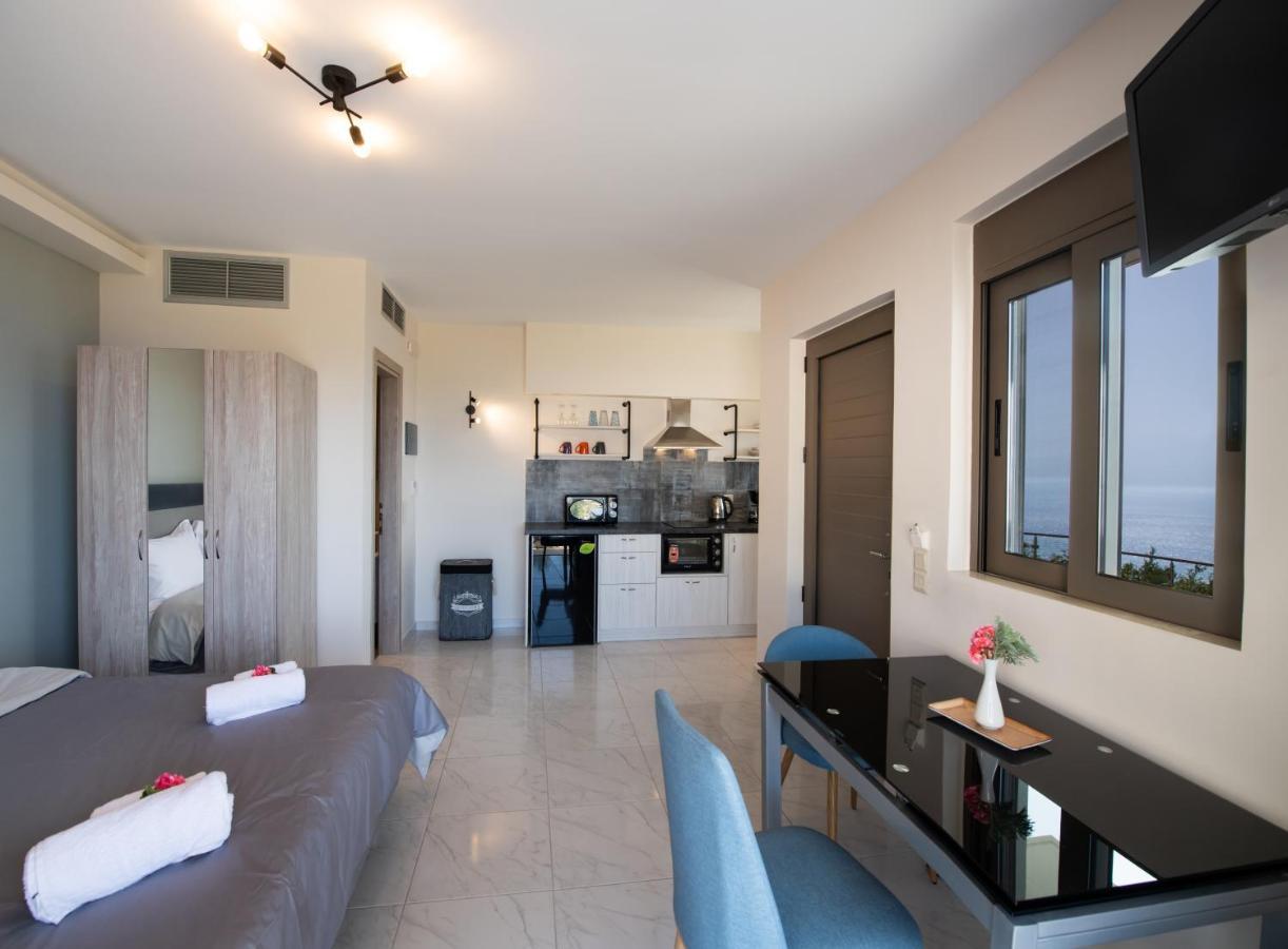 Melikiron Luxury Apartments อาโยส นิกีตัส ภายนอก รูปภาพ