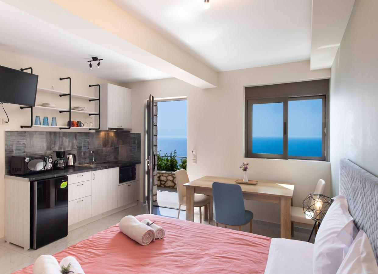 Melikiron Luxury Apartments อาโยส นิกีตัส ภายนอก รูปภาพ