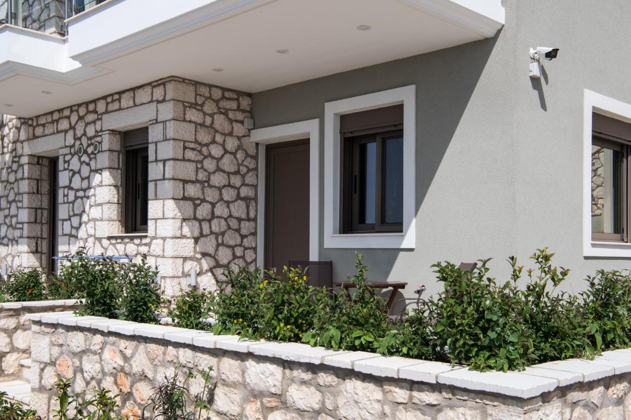Melikiron Luxury Apartments อาโยส นิกีตัส ภายนอก รูปภาพ