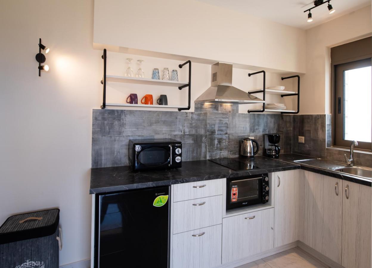 Melikiron Luxury Apartments อาโยส นิกีตัส ภายนอก รูปภาพ